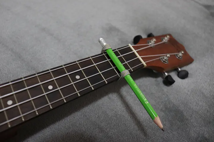 DIY ukulele capo
